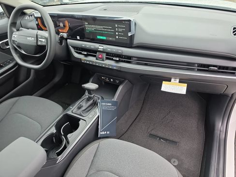 New 2026 Kia K4 FWD image 11