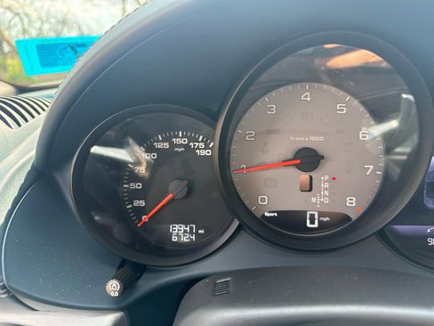 Used 2021 Porsche 718 Boxster S RWD image 15