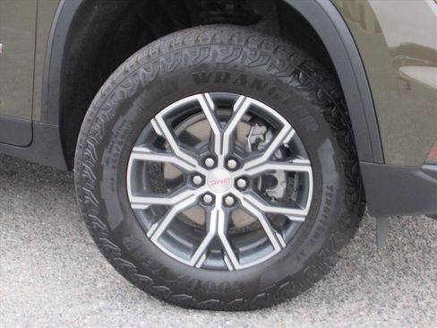 Used 2025 GMC Acadia AT4 image 7