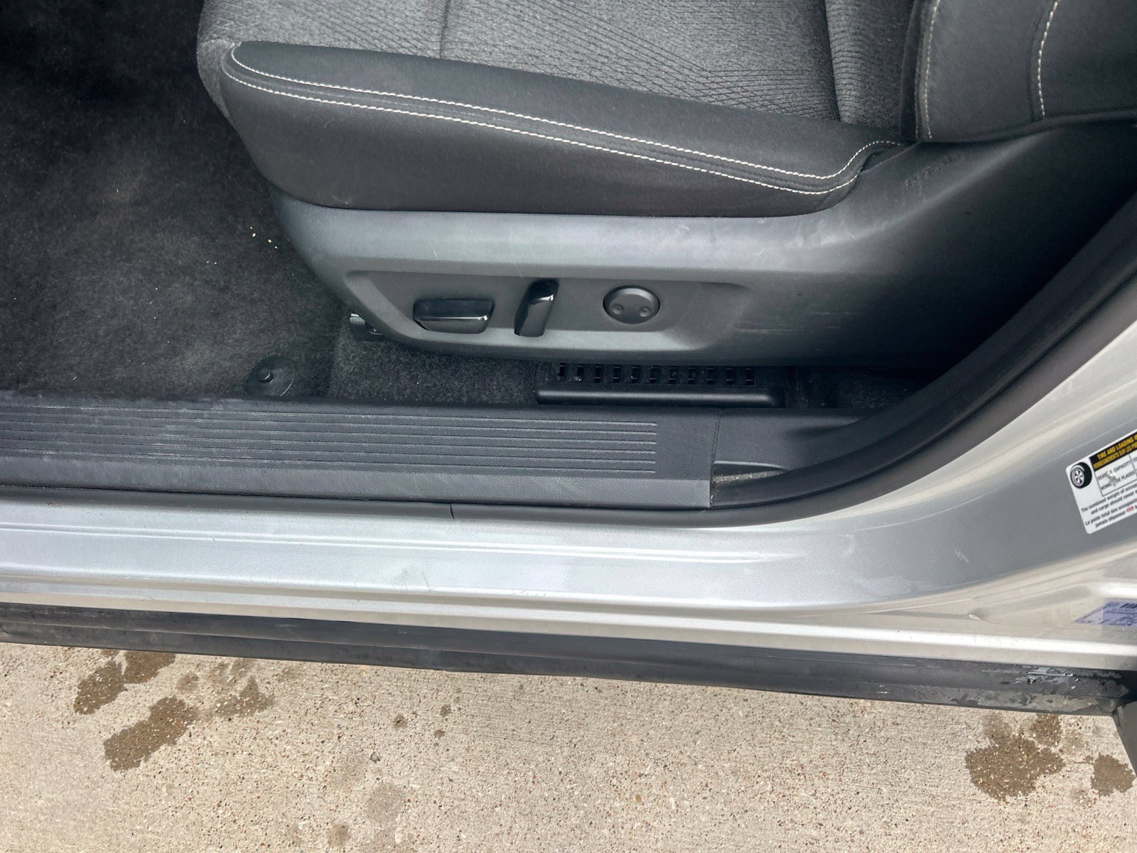 Used 2024 Nissan Rogue SV FWD image 19