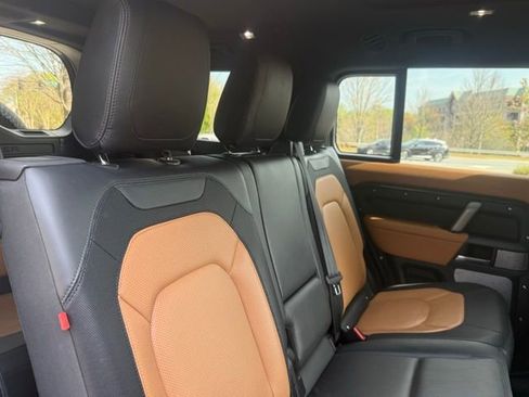Used 2024 Land Rover Defender 130 X-Dynamic SE image 27