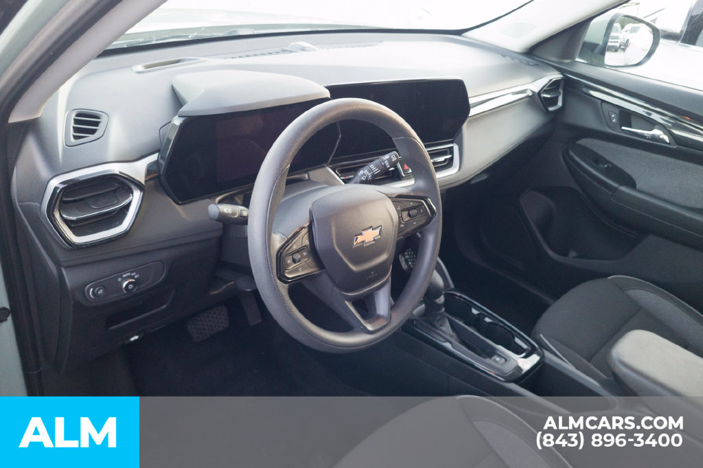 Used 2025 Chevrolet TrailBlazer LT FWD image 5