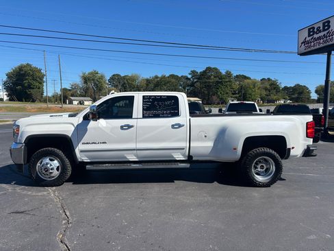 Used 2019 GMC Sierra 3500 Denali w/ Duramax Plus Package image 9