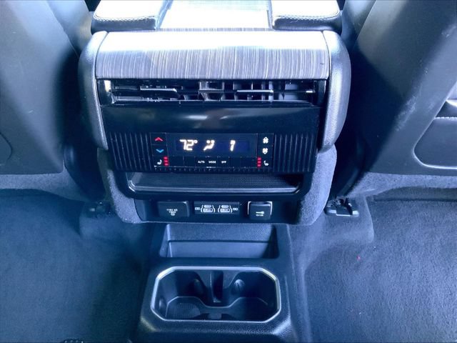 Used 2024 Jeep Wagoneer Series II AWD/4WD image 25