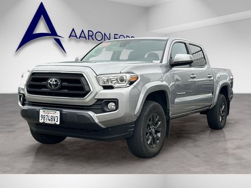 Used 2021 Toyota Tacoma SR5 RWD image 2