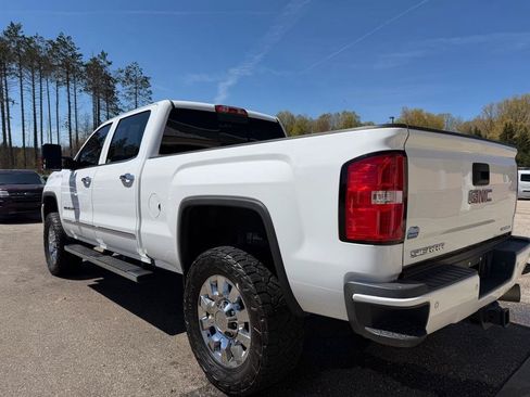 Used 2018 GMC Sierra 2500 Denali w/ Duramax Plus Package AWD/4WD image 6