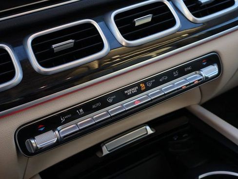 Used 2022 Mercedes-Benz GLS 450 4MATIC image 35