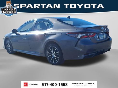 Used 2024 Toyota Camry SE FWD image 9