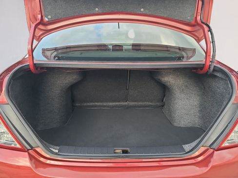 Used 2016 Nissan Versa SV w/ SV Appearance Package FWD image 19