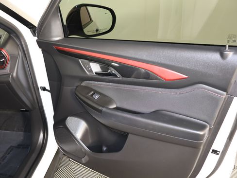 Used 2025 Chevrolet TrailBlazer RS w/ Convenience Package image 39