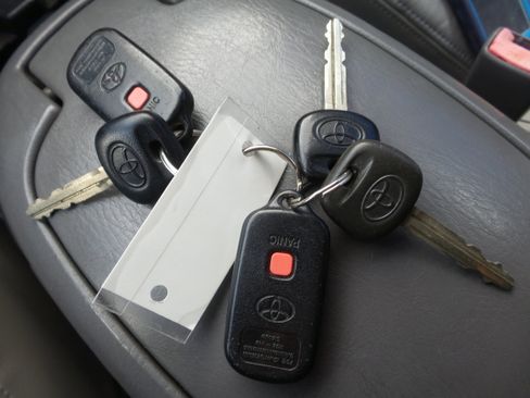 Used 2001 Toyota Sequoia SR5 image 12