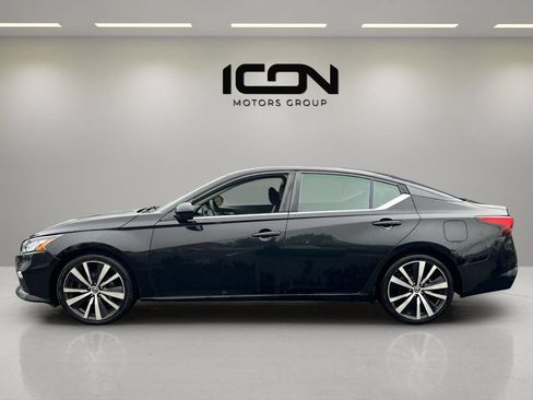 Used 2020 Nissan Altima 2.5 SR FWD image 2
