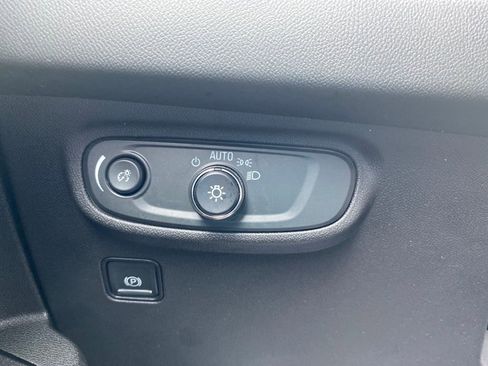 Used 2022 GMC Terrain SLE w/ Driver Convenience Package image 29