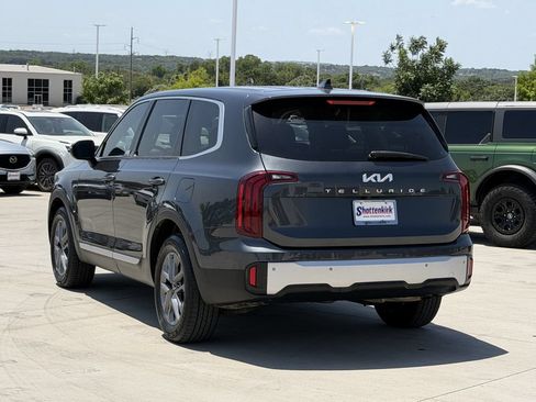 Used 2024 Kia Telluride LX FWD image 4