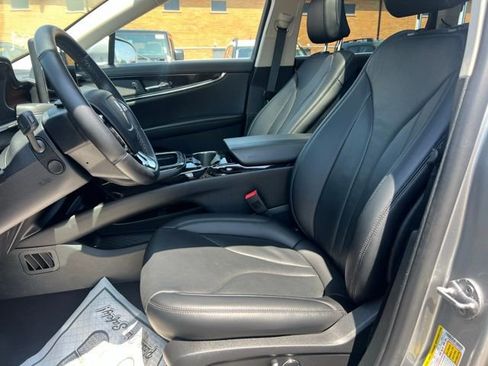 Used 2023 Lincoln Nautilus Reserve AWD/4WD image 21