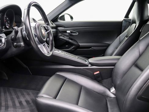 Used 2018 Porsche 718 Cayman RWD image 32