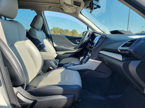 Used 2022 Subaru Forester Limited w/ Popular Package #3 image 15