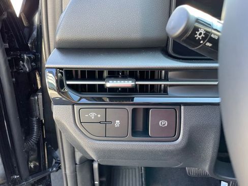 New 2026 Kia Sportage LX image 12