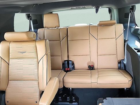 Certified 2026 Cadillac Escalade Luxury AWD/4WD image 14
