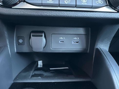 New 2025 Nissan Versa SR w/ Trunk Package image 34