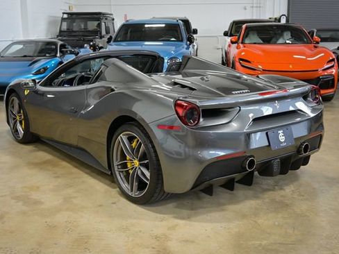 Used 2018 Ferrari 488 Spider image 5