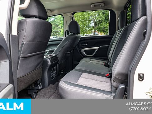Used 2024 Nissan Titan SV w/ SV Convenience Package RWD image 19