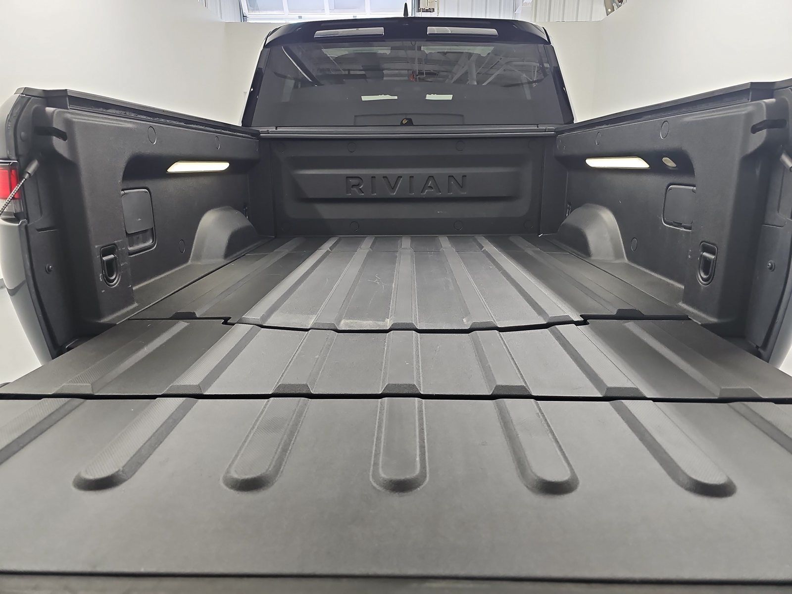 Used 2022 Rivian R1T Launch Edition AWD/4WD image 15