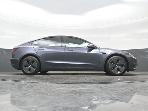 Used 2023 Tesla Model 3 Standard Range image 32