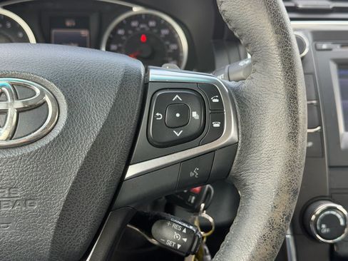 Used 2016 Toyota Camry SE FWD image 15