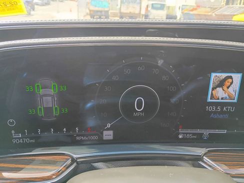 Used 2023 Cadillac Escalade ESV Luxury AWD/4WD image 10