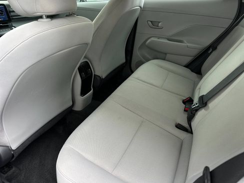Used 2025 Hyundai Kona SEL FWD image 11
