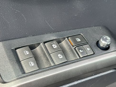 Certified 2018 Toyota Tacoma TRD Sport w/ Technology Package image 14