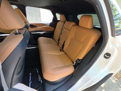 Used 2023 Lexus RX 350 Premium w/ Cold Area Package AWD/4WD image 10