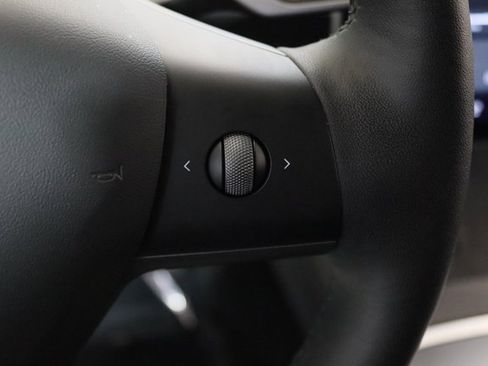 Used 2021 Tesla Model Y Long Range image 5