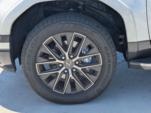 Used 2025 Lexus GX 550 w/ Cold Area Package AWD/4WD image 18