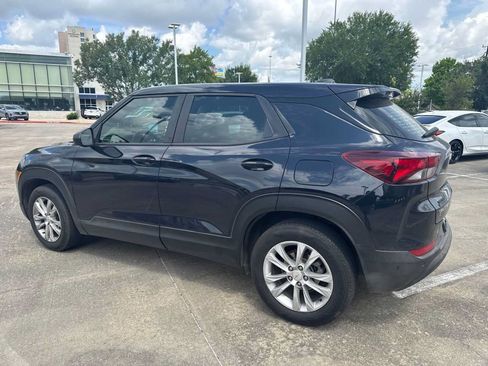 Used 2021 Chevrolet TrailBlazer LS FWD image 3