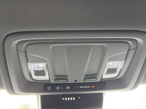 Used 2023 GMC Sierra 1500 Elevation image 29