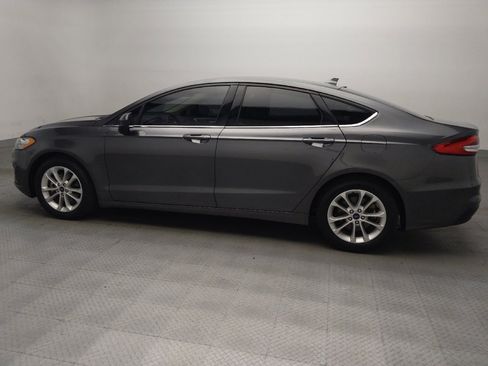 Used 2019 Ford Fusion SE FWD image 3