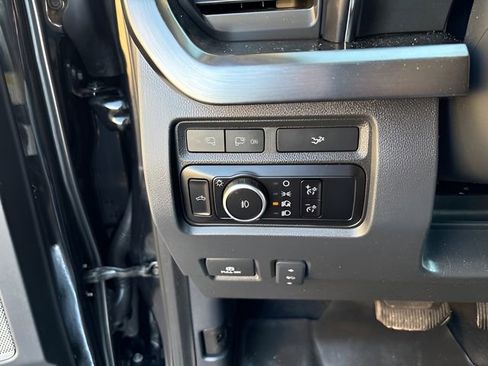 Used 2023 Ford F350 Lariat image 20