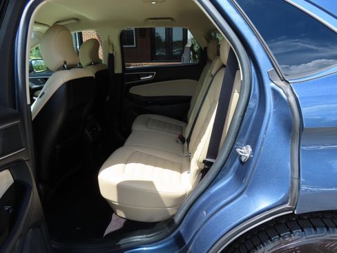 Used 2019 Ford Edge SEL w/ Equipment Group 201A FWD image 17