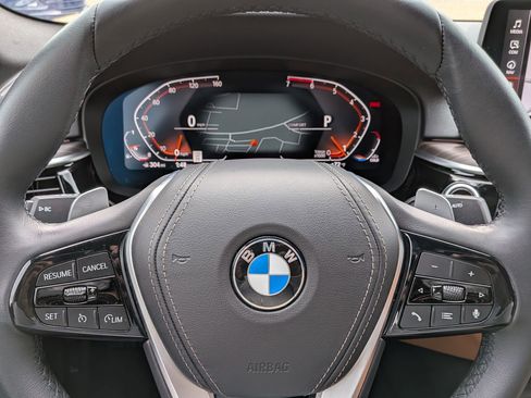 Certified 2023 BMW 530i w/ Premium Package image 22