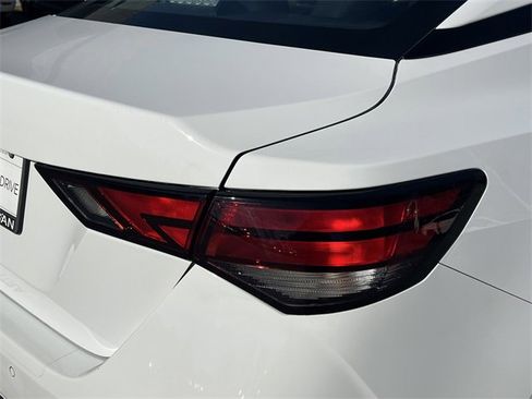 Certified 2025 Nissan Sentra SV image 21