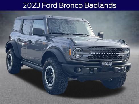 Used 2023 Ford Bronco Badlands w/ Sasquatch Package image 1
