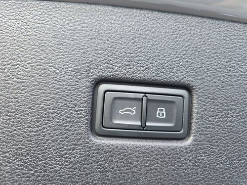 Used 2023 Audi RS Q8 w/ Black Optic Package image 17