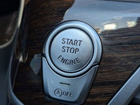 Used 2022 BMW 750i xDrive image 29