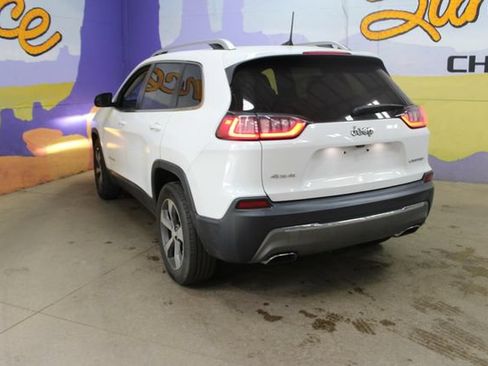 Used 2019 Jeep Cherokee Limited AWD/4WD image 5