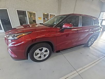 Used 2024 Toyota Highlander LE