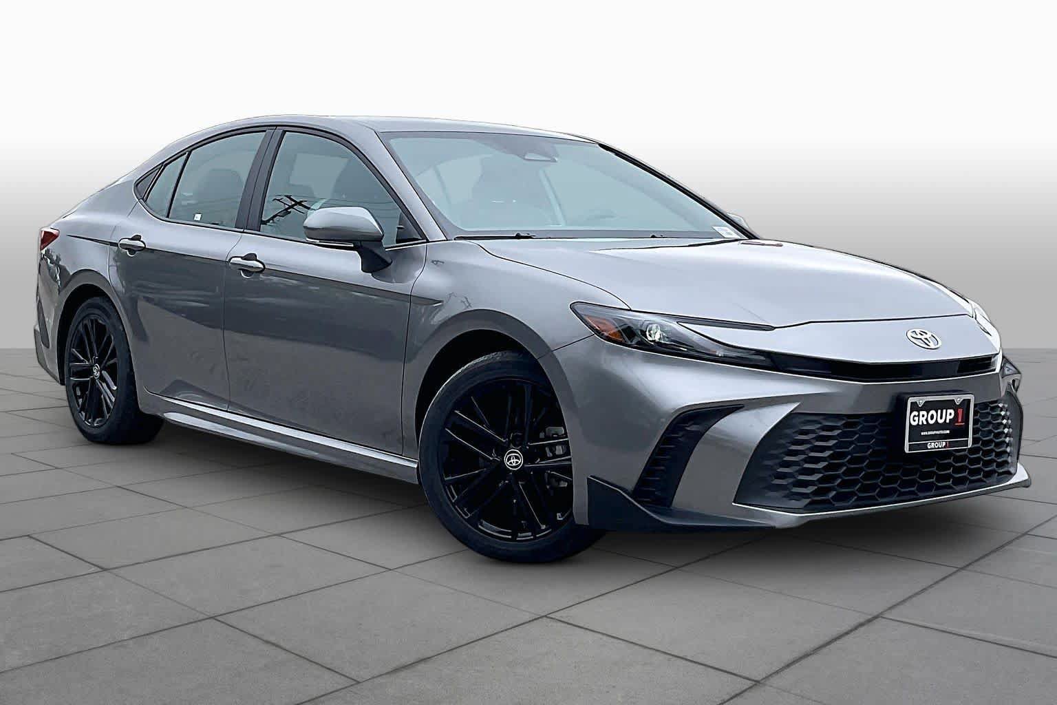 Used 2025 Toyota Camry SE w/ Convenience Package AWD/4WD image 3
