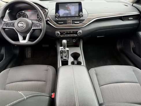 Used 2025 Nissan Altima 2.5 SV FWD image 7