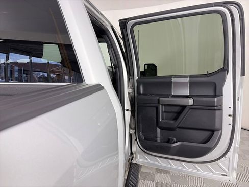 Used 2016 Ford F150 XLT w/ Equipment Group 302A Luxury image 28